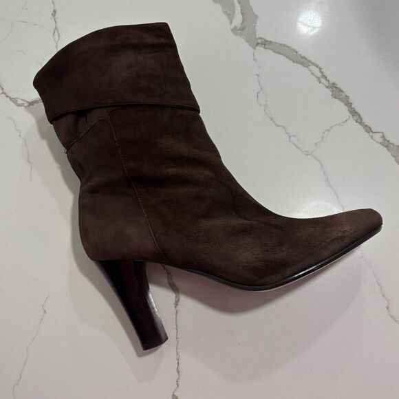 Women's Nine West Pegeen Pull On Ankle Boots Booties Shoes Size 8M Brown Suede - Picture 5 of 15